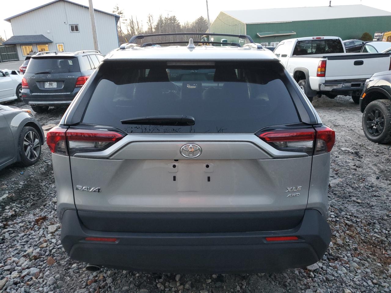 2022 TOYOTA RAV4 XLE VIN:2T3P1RFV9NC303656