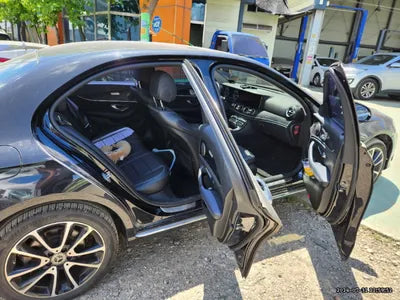 2017 Mercedes-Benz E 220 VIN: