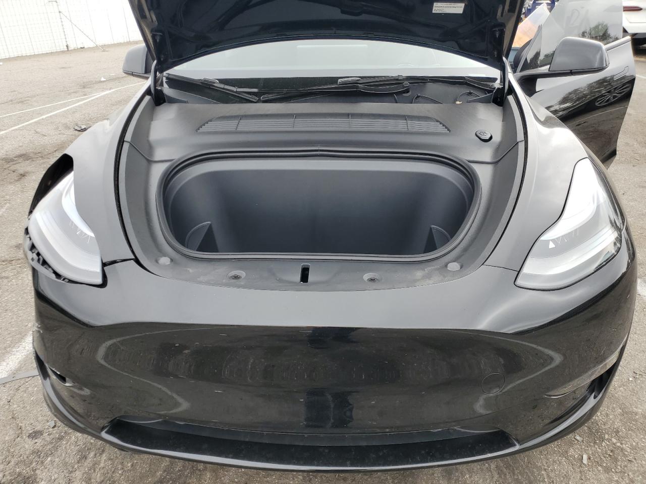 2024 TESLA MODEL Y  VIN:7SAYGDEF0RF057092