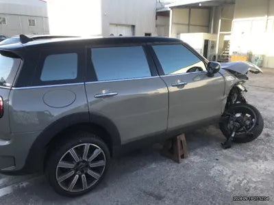 2020 MINI Clubman VIN: