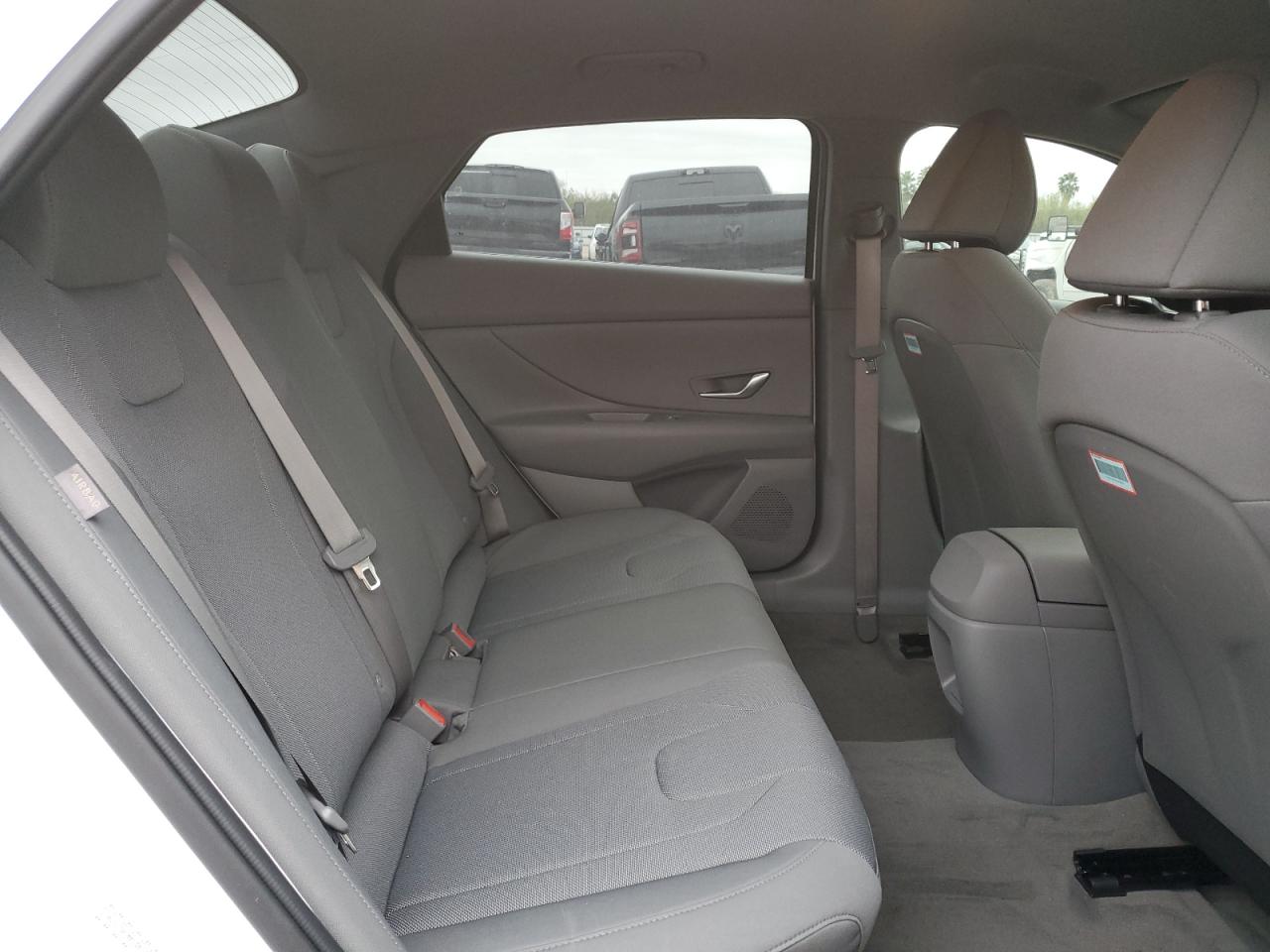 2024 HYUNDAI ELANTRA SE VIN:KMHLL4DG4RU817170