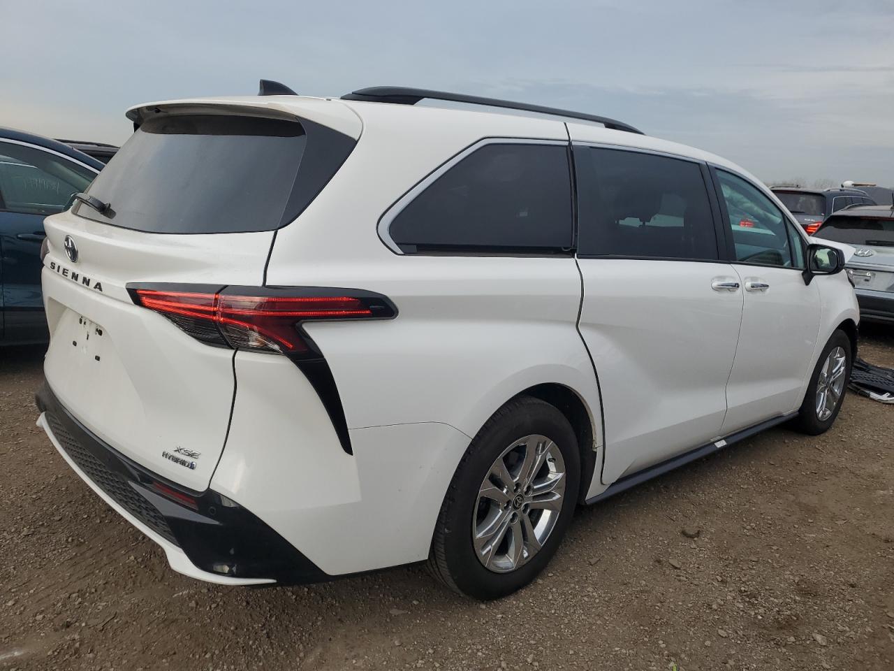 2022 TOYOTA SIENNA XSE VIN:5TDDSKFC4NS066130