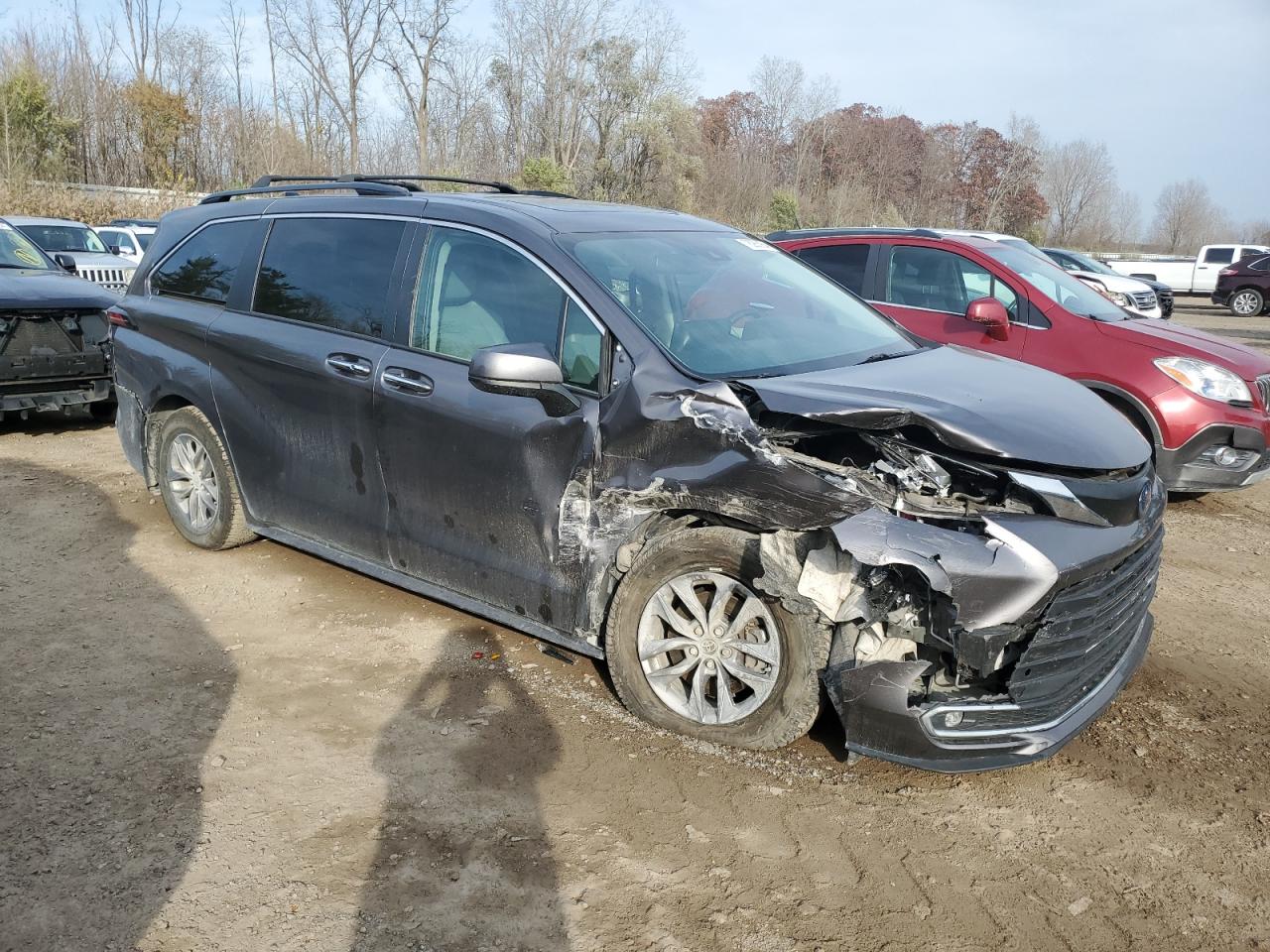 2022 TOYOTA SIENNA XLE VIN:5TDYRKEC2NS095642