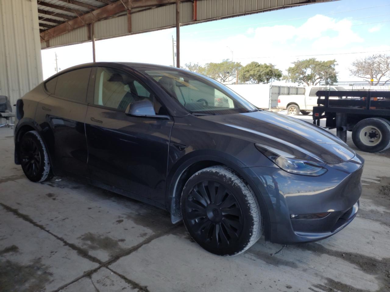 2023 TESLA MODEL Y  VIN:7SAYGDEE4PF865210