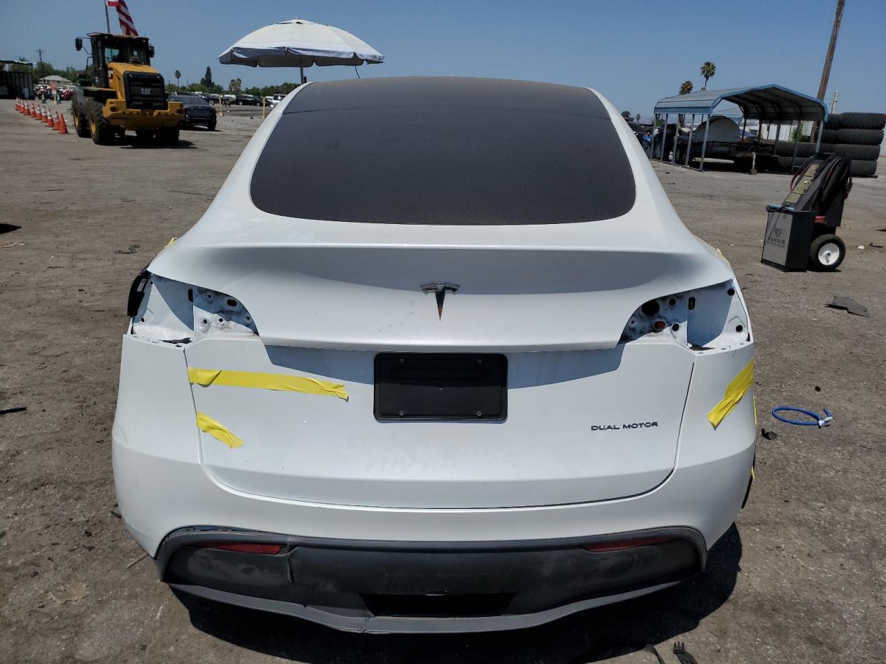 2023 TESLA MODEL Y  VIN:7SAYGDEE2PA064093