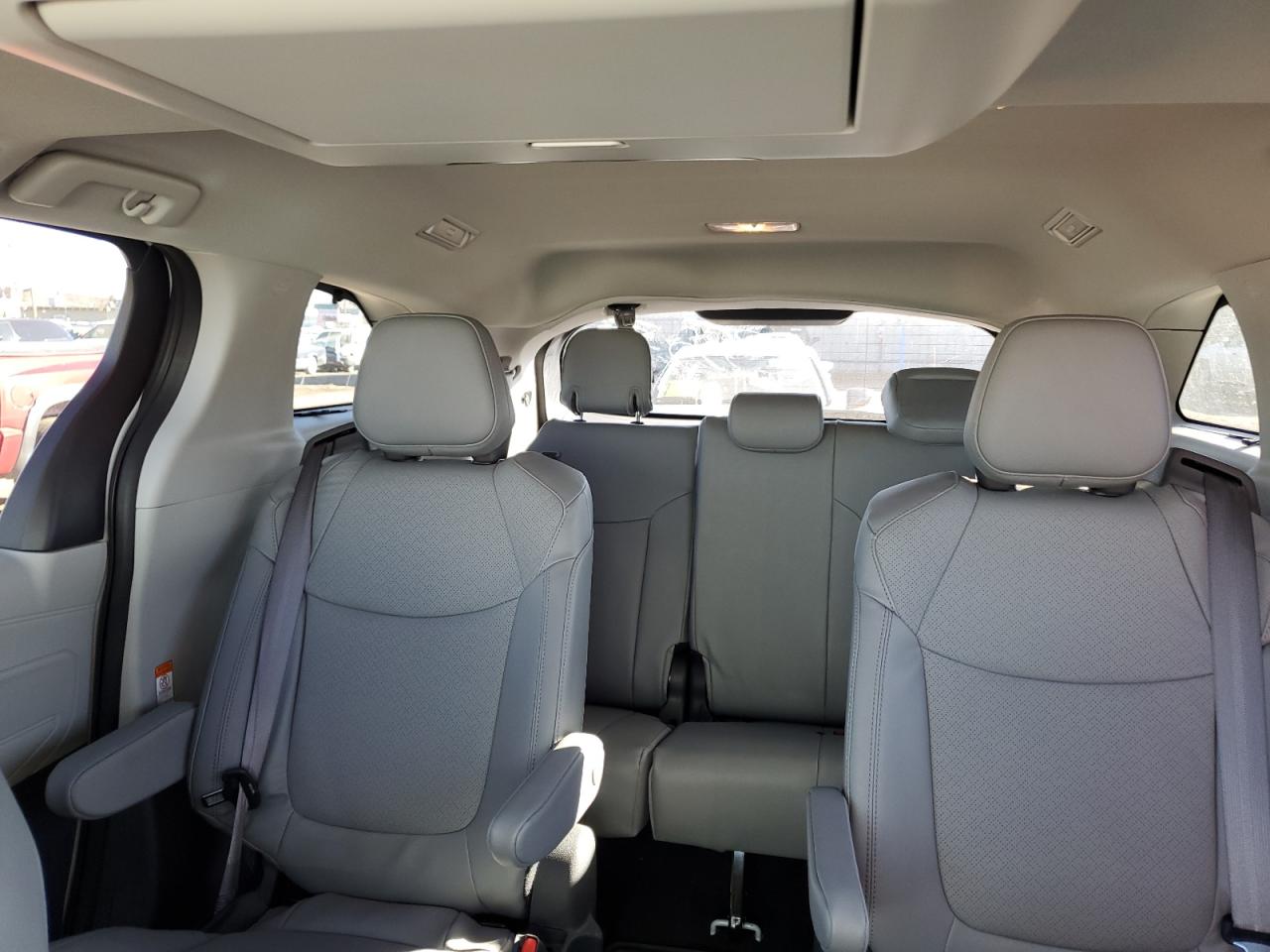 2024 TOYOTA SIENNA LIMITED VIN:5TDZSKFC2RS150362