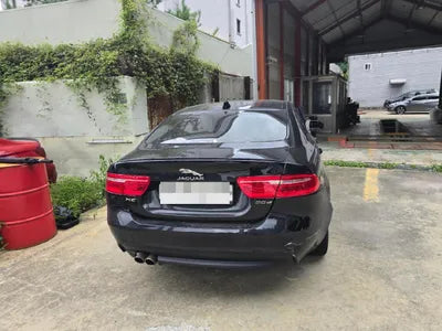 2019 Jaguar XE VIN: