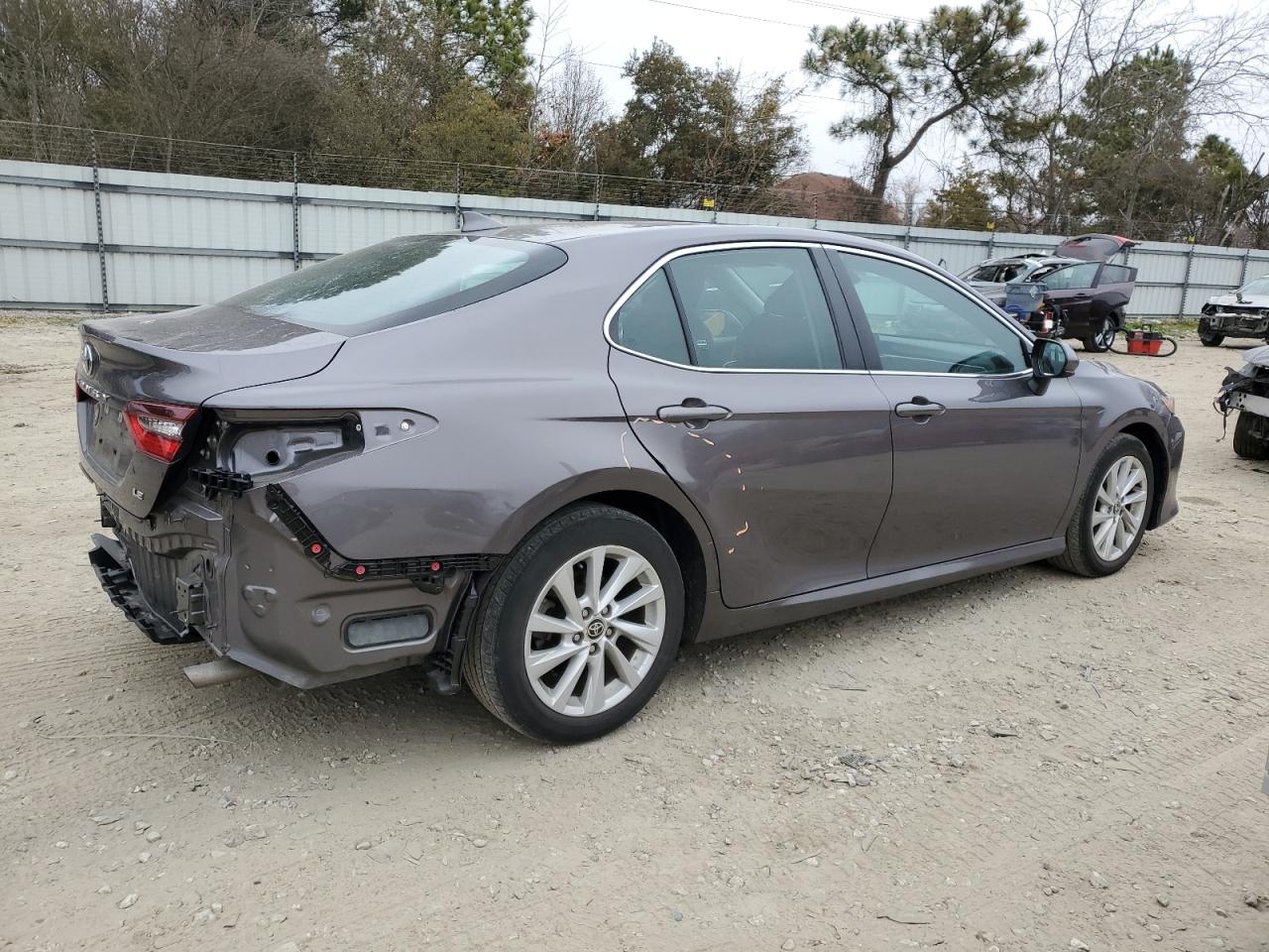 2022 TOYOTA CAMRY LE VIN:4T1C11AK1NU631609