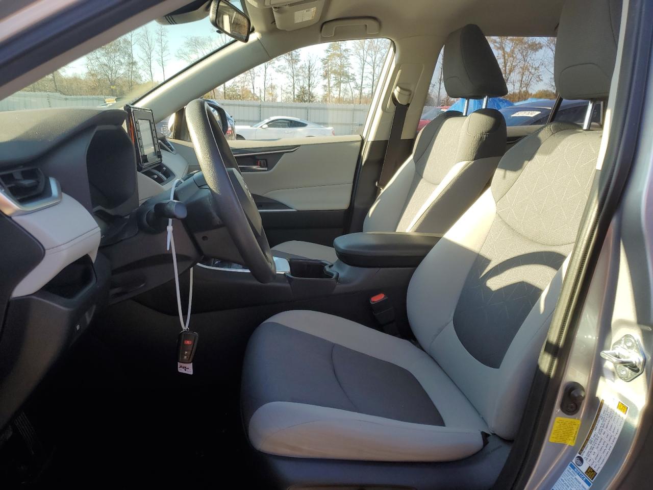 2022 TOYOTA RAV4 XLE VIN:JTMRWRFV6ND138414