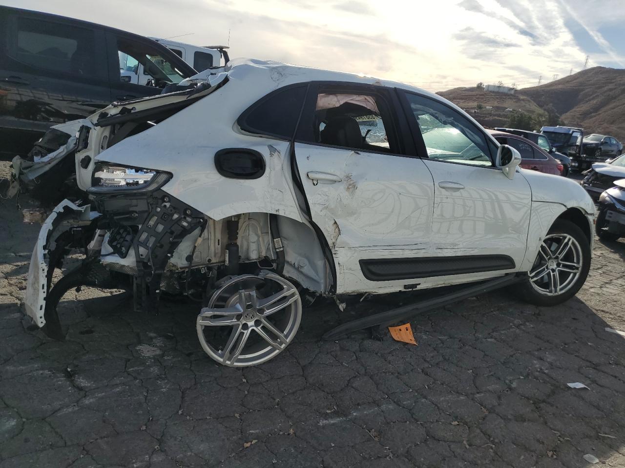 2024 PORSCHE MACAN BASE VIN:WP1AA2A55RLB16232