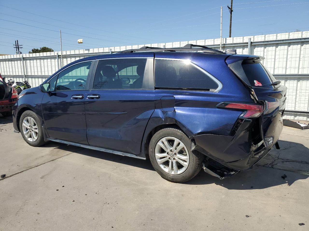 2022 TOYOTA SIENNA XSE VIN:5TDDSKFC7NS068860