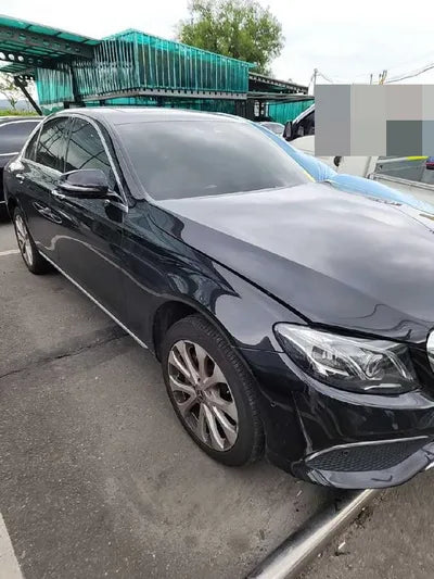 2017 Mercedes-Benz E 300 VIN: