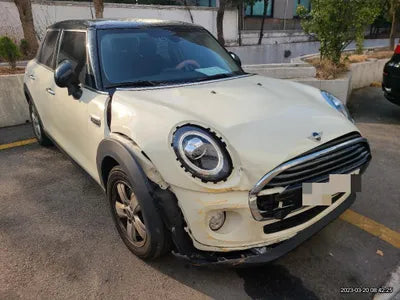 2018 MINI Cooper VIN: