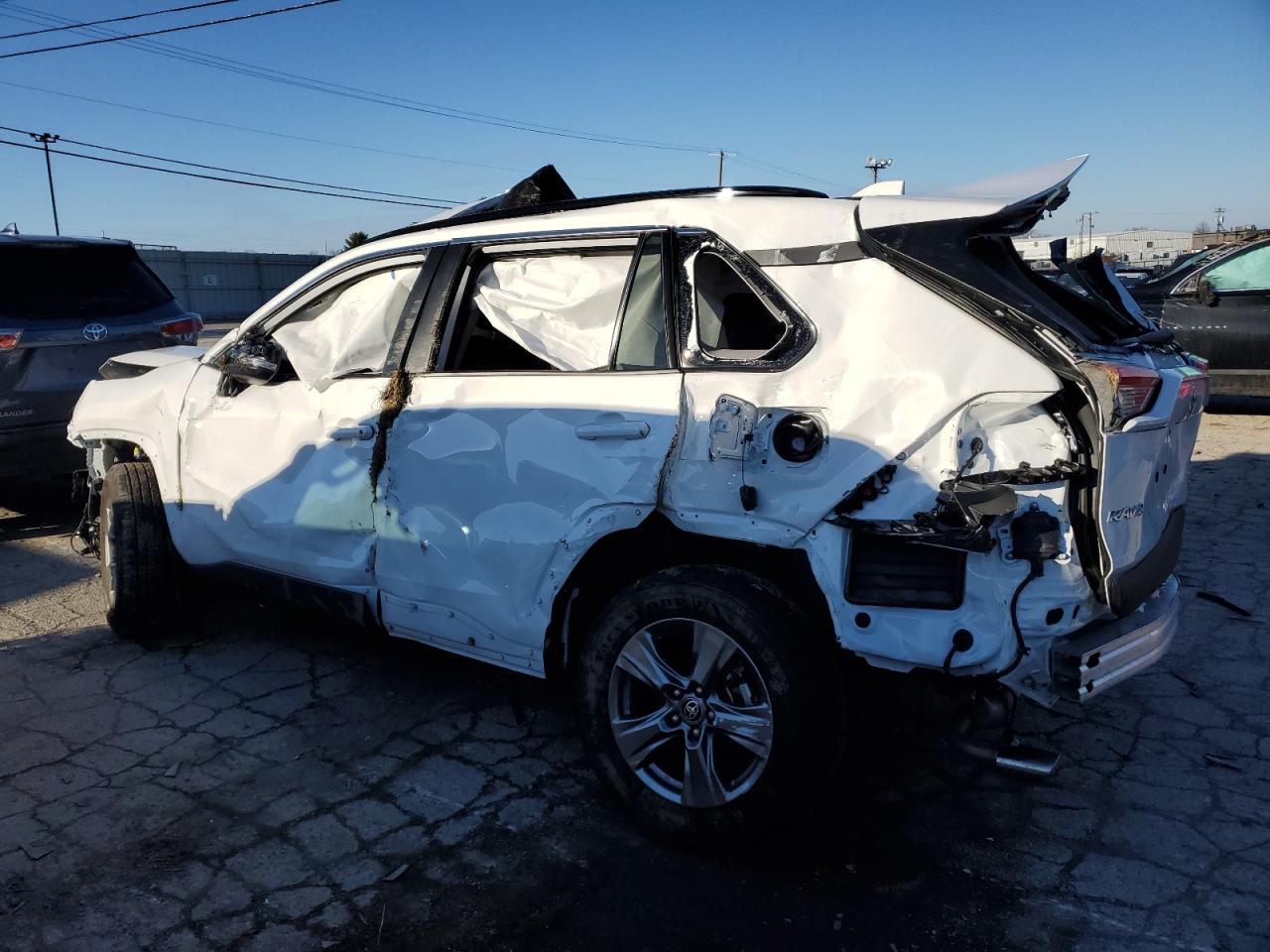 2024 TOYOTA RAV4 XLE VIN:2T3P1RFV7RW412928