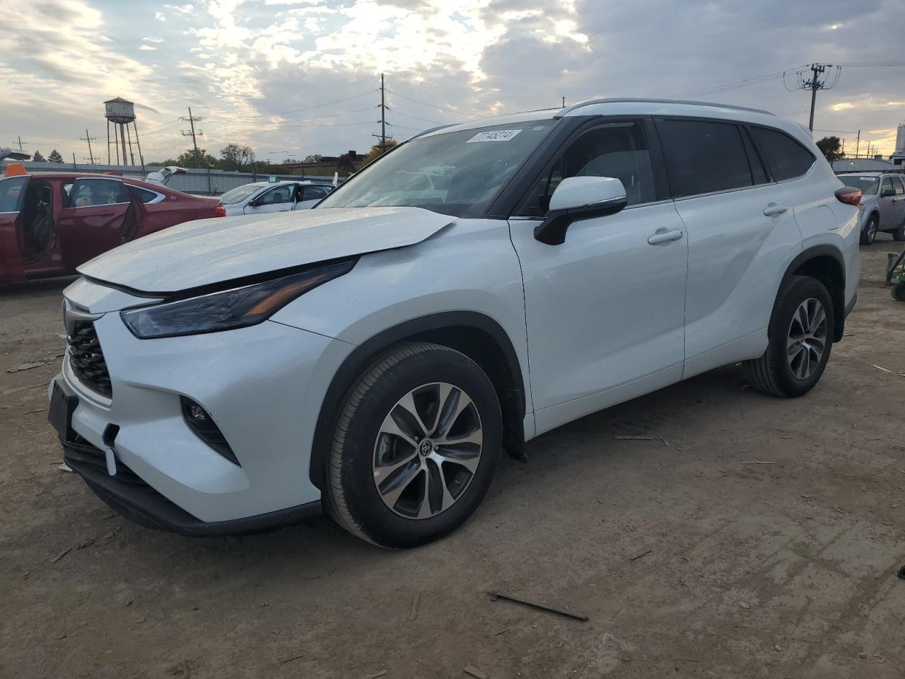 2022 TOYOTA HIGHLANDER XLE VIN:5TDHZRBH6NS176507