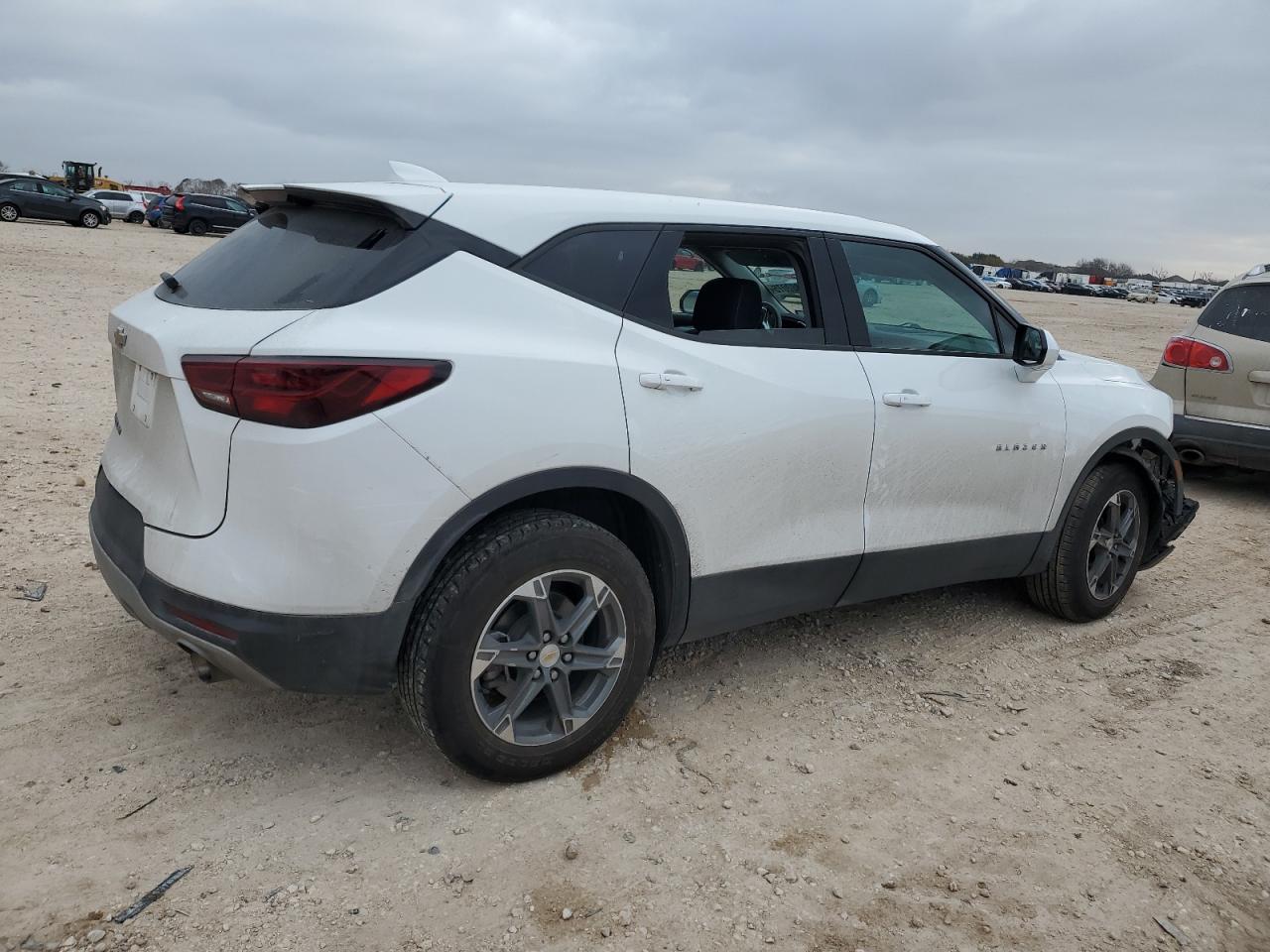 2024 CHEVROLET BLAZER 2LT VIN:3GNKBHR48RS168635