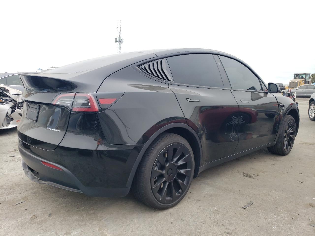 2023 TESLA MODEL Y  VIN:7SAYGAEE6PF899504