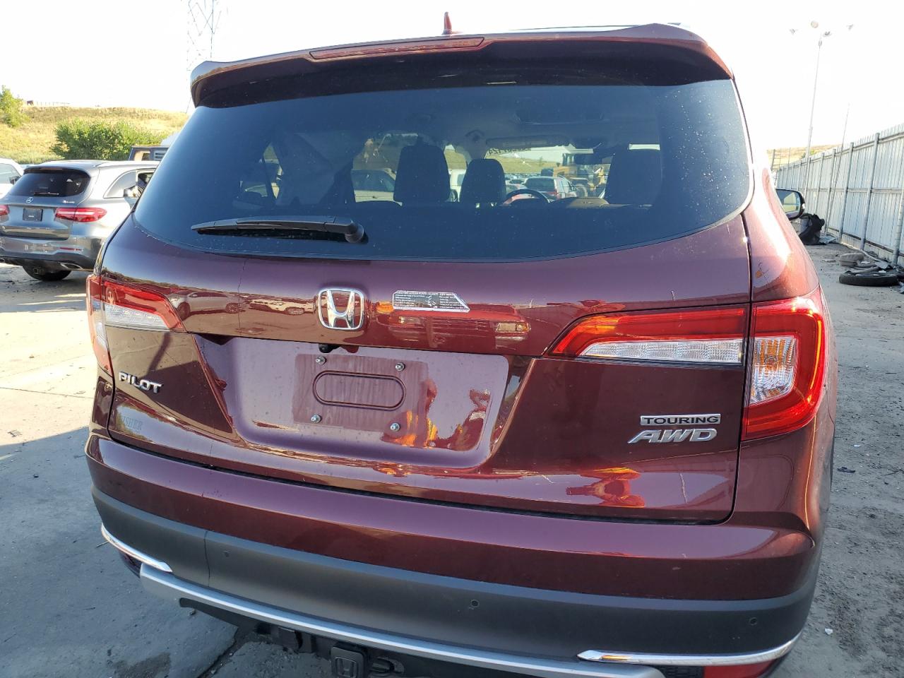 2022 HONDA PILOT TOURING VIN:5FNYF6H60NB000098