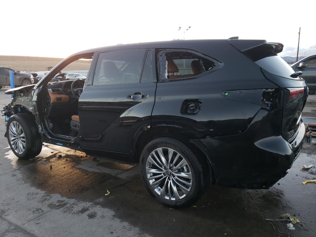 2024 TOYOTA HIGHLANDER LE VIN:5TDKDRBH9RS555060
