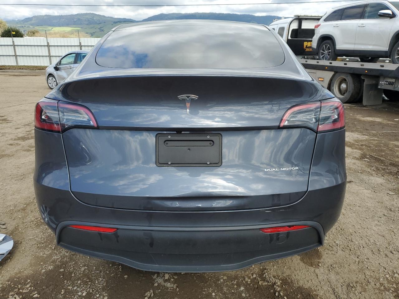 2023 TESLA MODEL Y  VIN:7SAYGDEEXPF715912