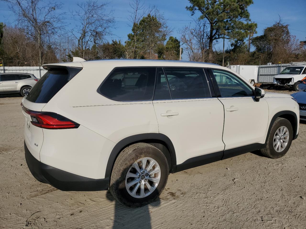 2024 TOYOTA GRAND HIGHLANDER XLE VIN:5TDAAAB59RS008558