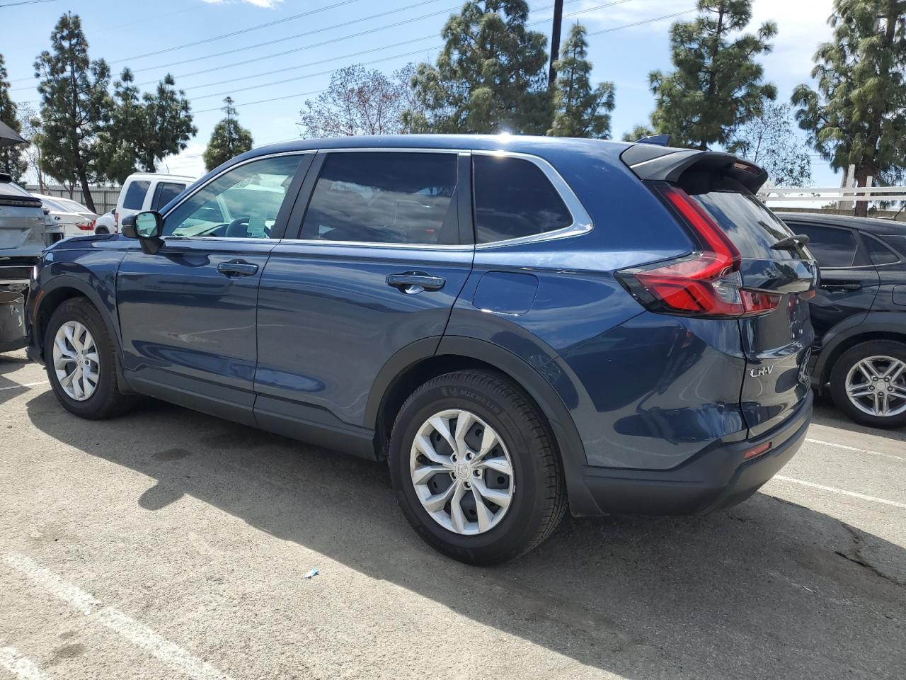 2023 HONDA CR-V LX VIN:2HKRS3H28PH306367