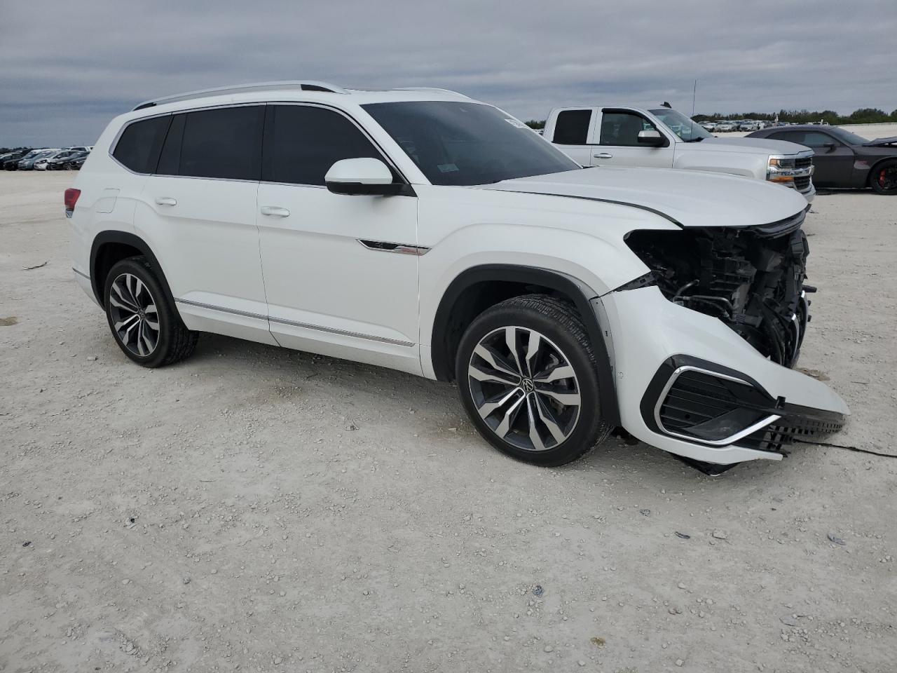 2023 VOLKSWAGEN ATLAS SEL PREMIUM R-LINE VIN:JF2SJADC8FH445470