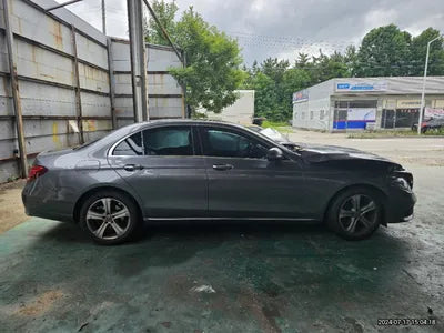 2017 Mercedes-Benz E 220 VIN: