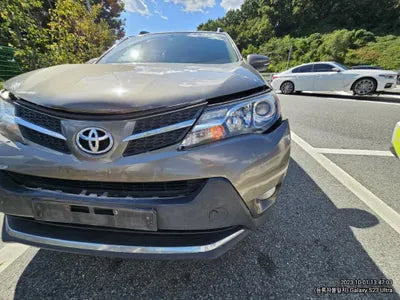 2015 Toyota RAV4 VIN: