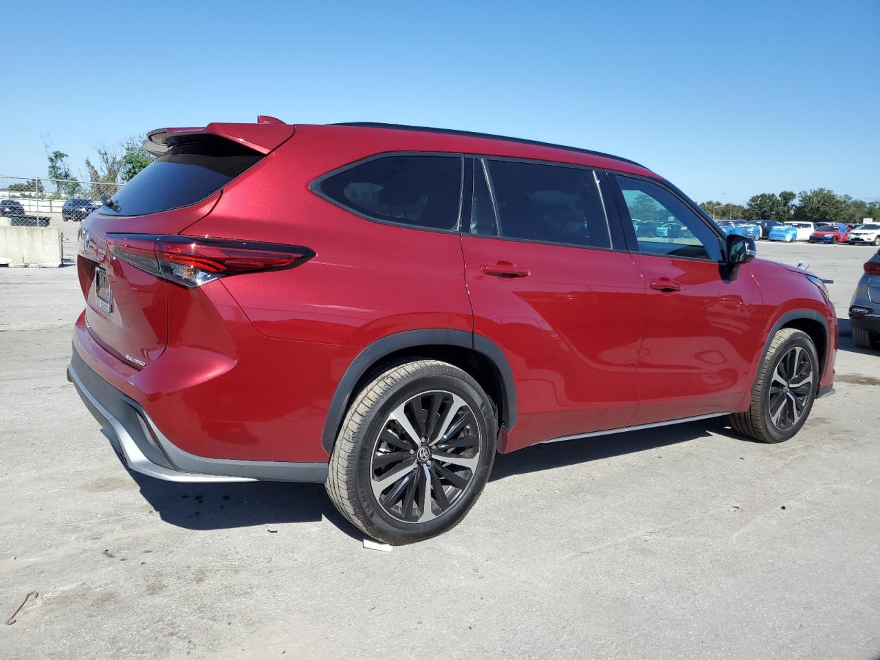2022 TOYOTA HIGHLANDER XSE VIN:5TDLZRBH8NS199913