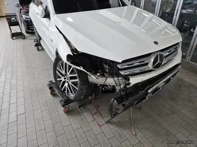 2020 Mercedes-Benz GLC 300 VIN: