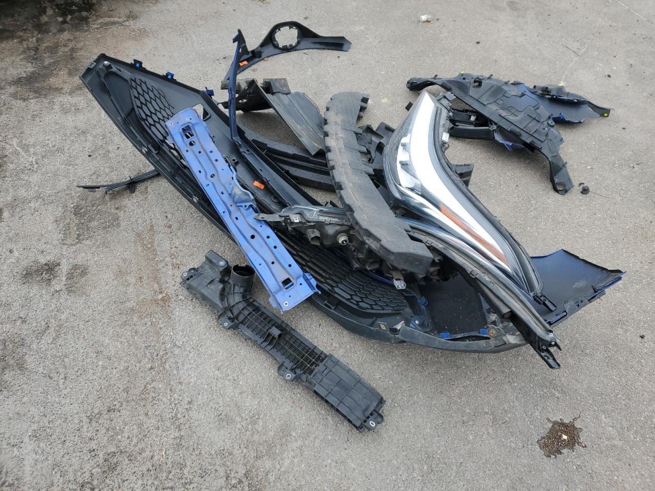 2022 TOYOTA C-HR XLE VIN:NMTKHMBX2NR142159