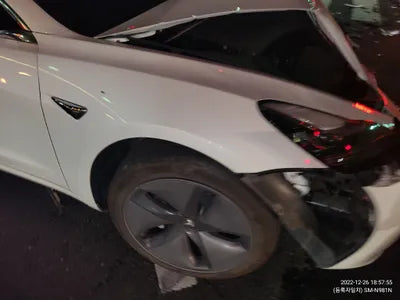 2020 Tesla Model 3 5YJ3E1EAXLF724273 VIN:5YJ3E1EAXLF724273