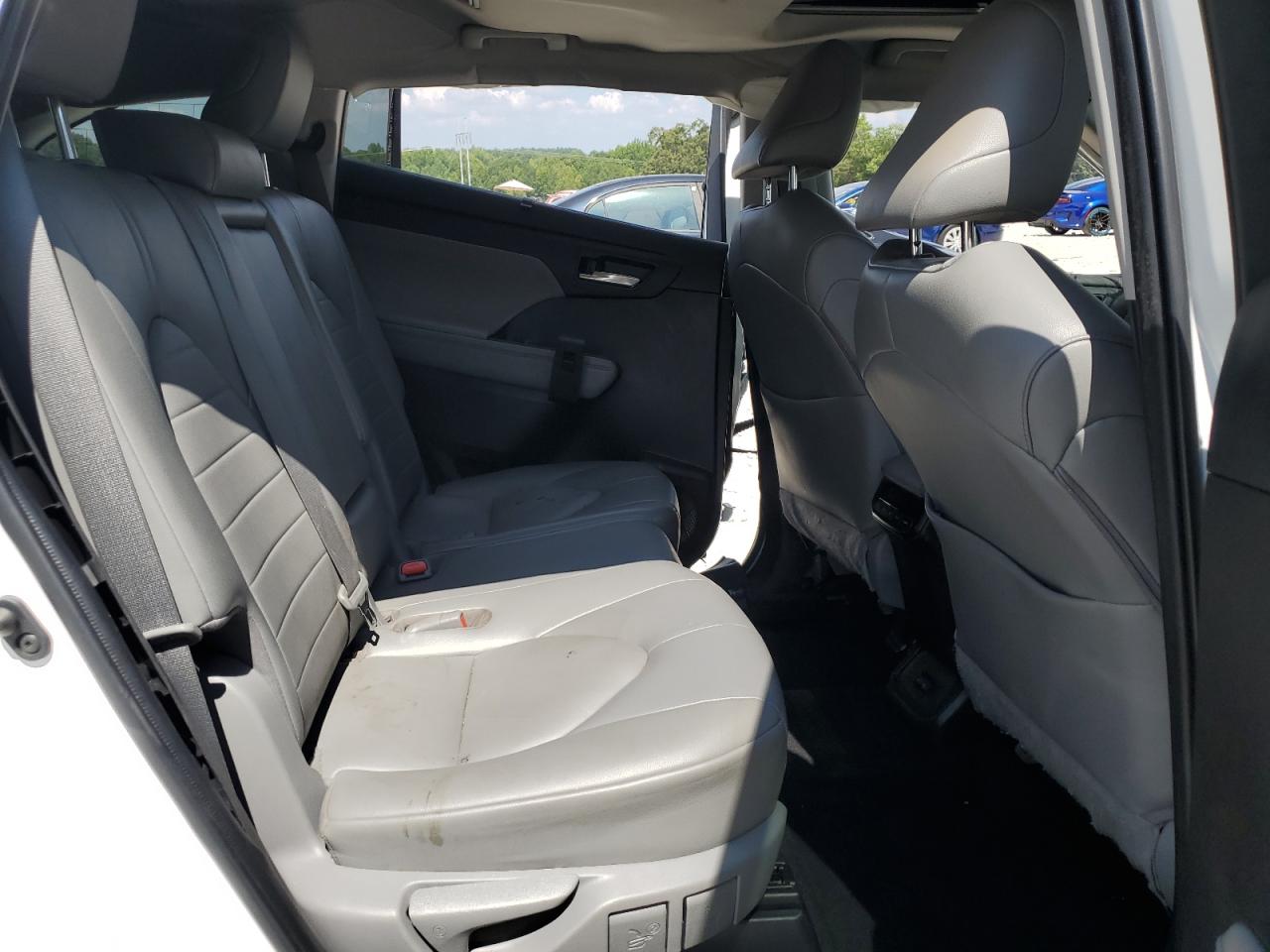 2022 TOYOTA HIGHLANDER XLE VIN:5TDGZRBH8NS194597