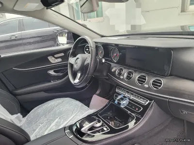 2017 Mercedes-Benz E 220 VIN:
