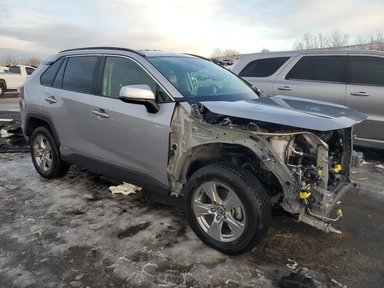 2022 TOYOTA RAV4 XLE VIN:JTMRWRFV1ND141219