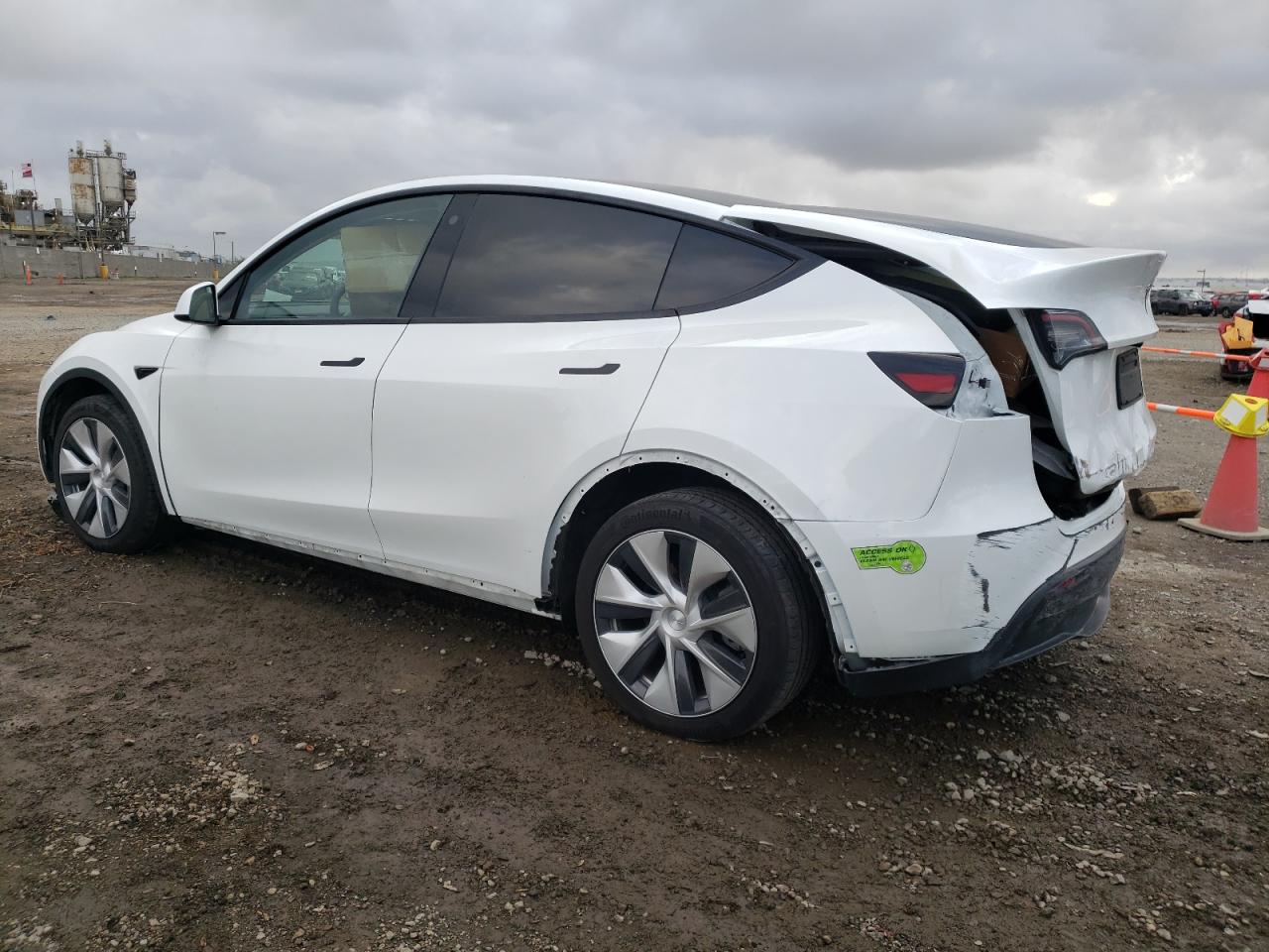 2023 TESLA MODEL Y  VIN:7SAYGDEE8PA089337