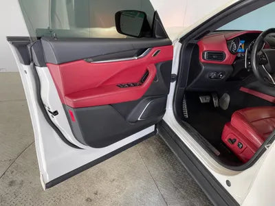 2017 Maserati Levante ZN661XUG6HX253011 VIN:ZN661XUG6HX253011