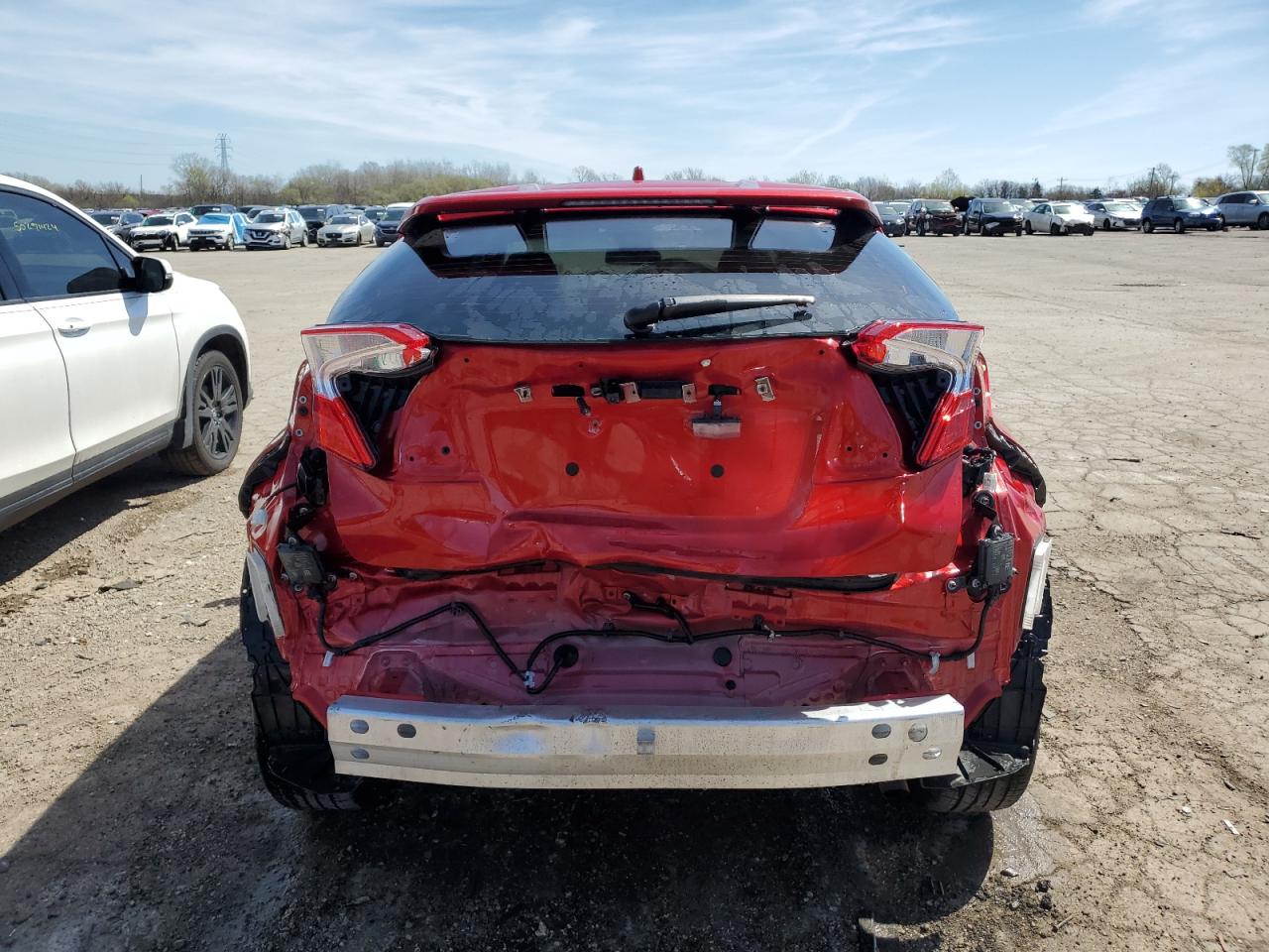2022 TOYOTA C-HR XLE VIN:NMTKHMBX1NR145540
