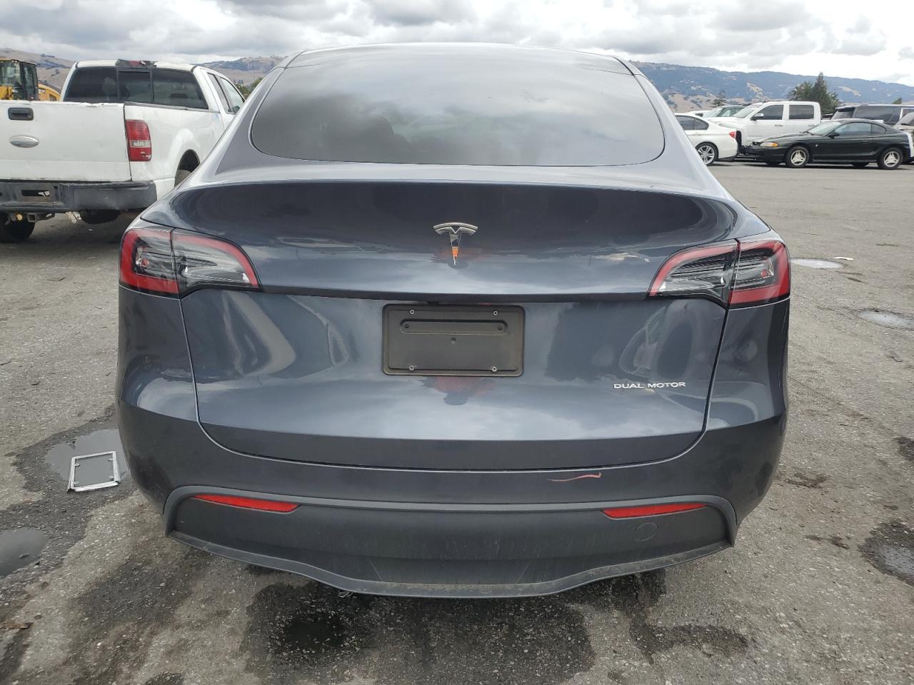 2023 TESLA MODEL Y  VIN:7SAYGDEE0PF695329