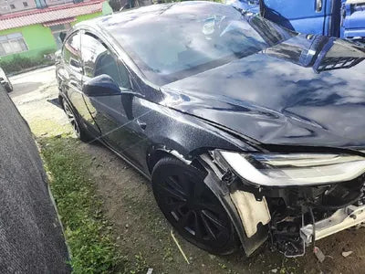 2023 Tesla Model X VIN:
