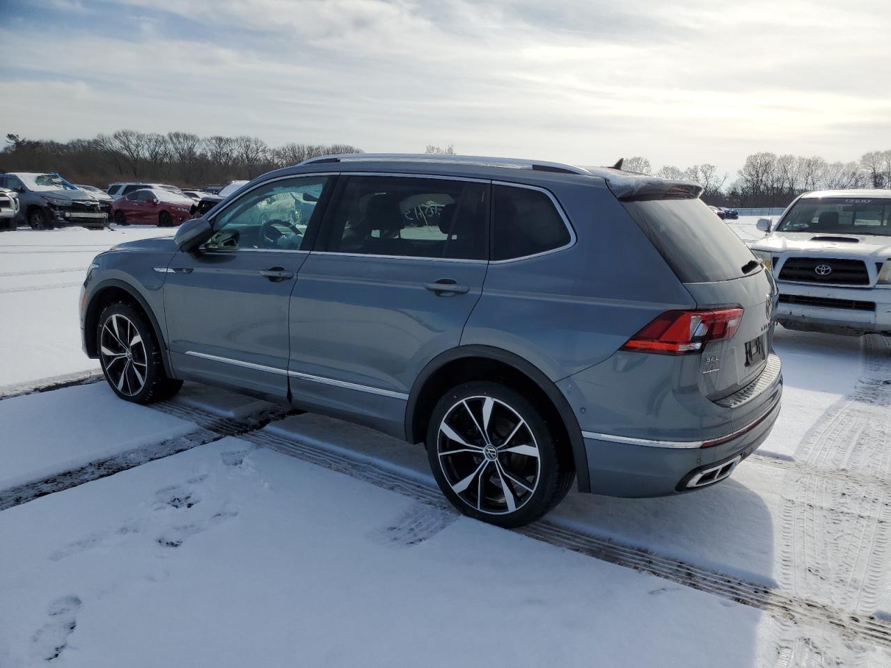2022 VOLKSWAGEN TIGUAN SEL R-LINE VIN:3VV4B7AX6NM052027