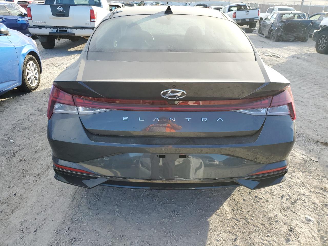 2022 HYUNDAI ELANTRA SEL VIN:5NPLN4AG4NH056020