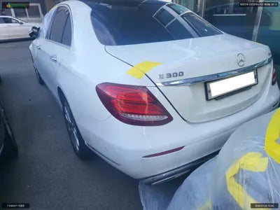 2019 Mercedes-Benz E 300 WDDZF4KB3KA677770 VIN:WDDZF4KB3KA677770