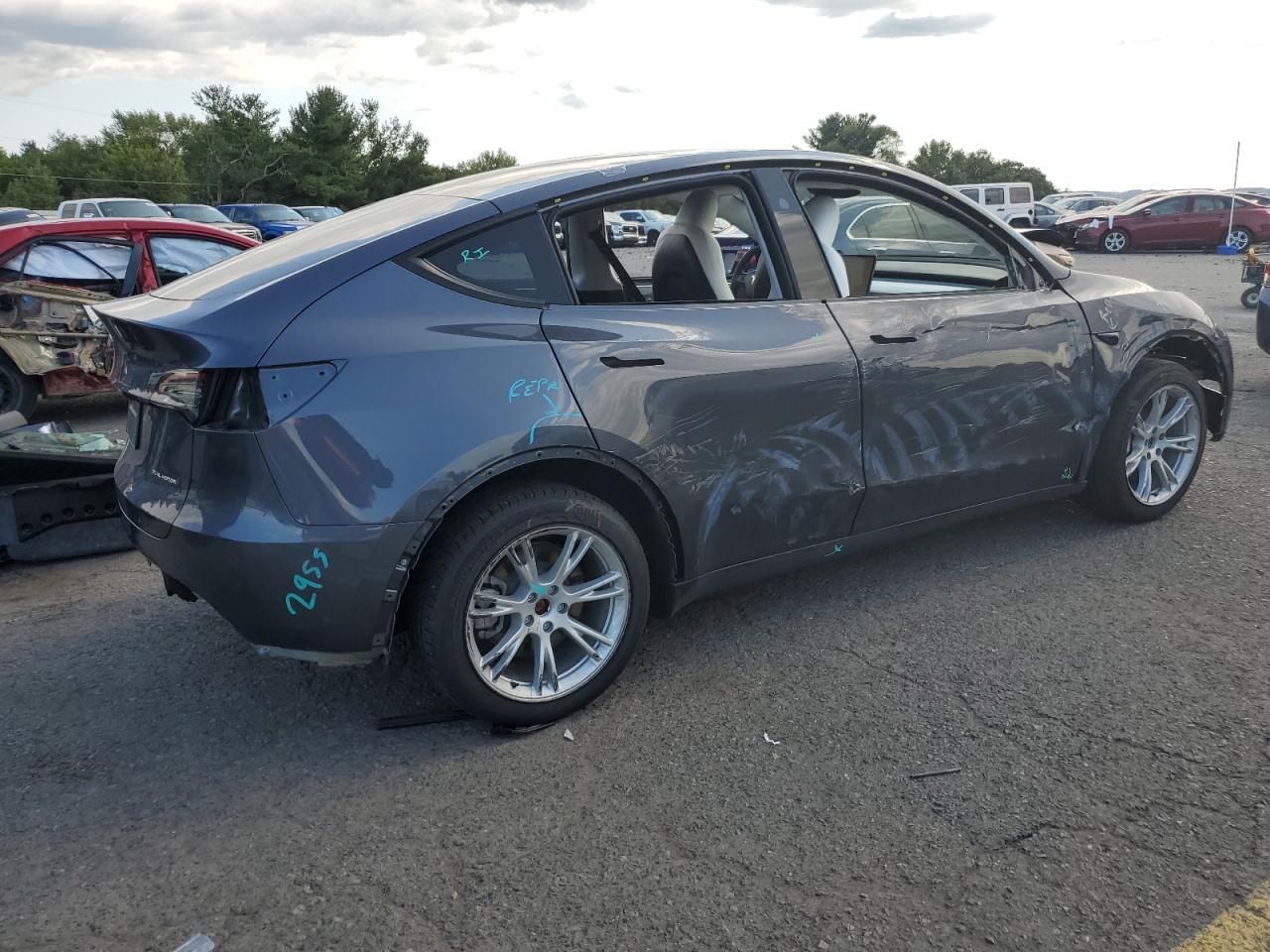 2023 TESLA MODEL Y  VIN:7SAYGDEE0PF880903