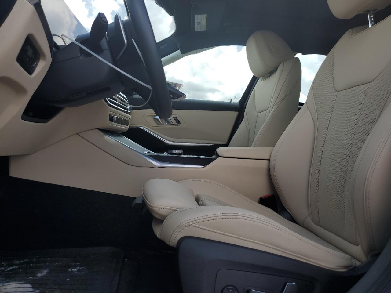 2024 BMW 330I  VIN:3MW69FF03R8E32818