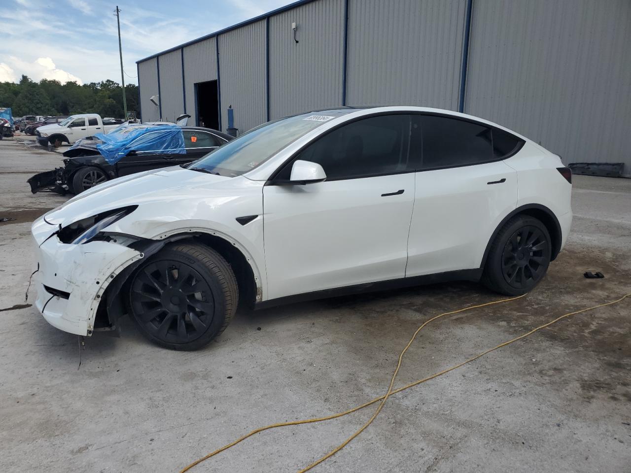 2022 TESLA MODEL Y  VIN:7SAYGAEE8NF363697