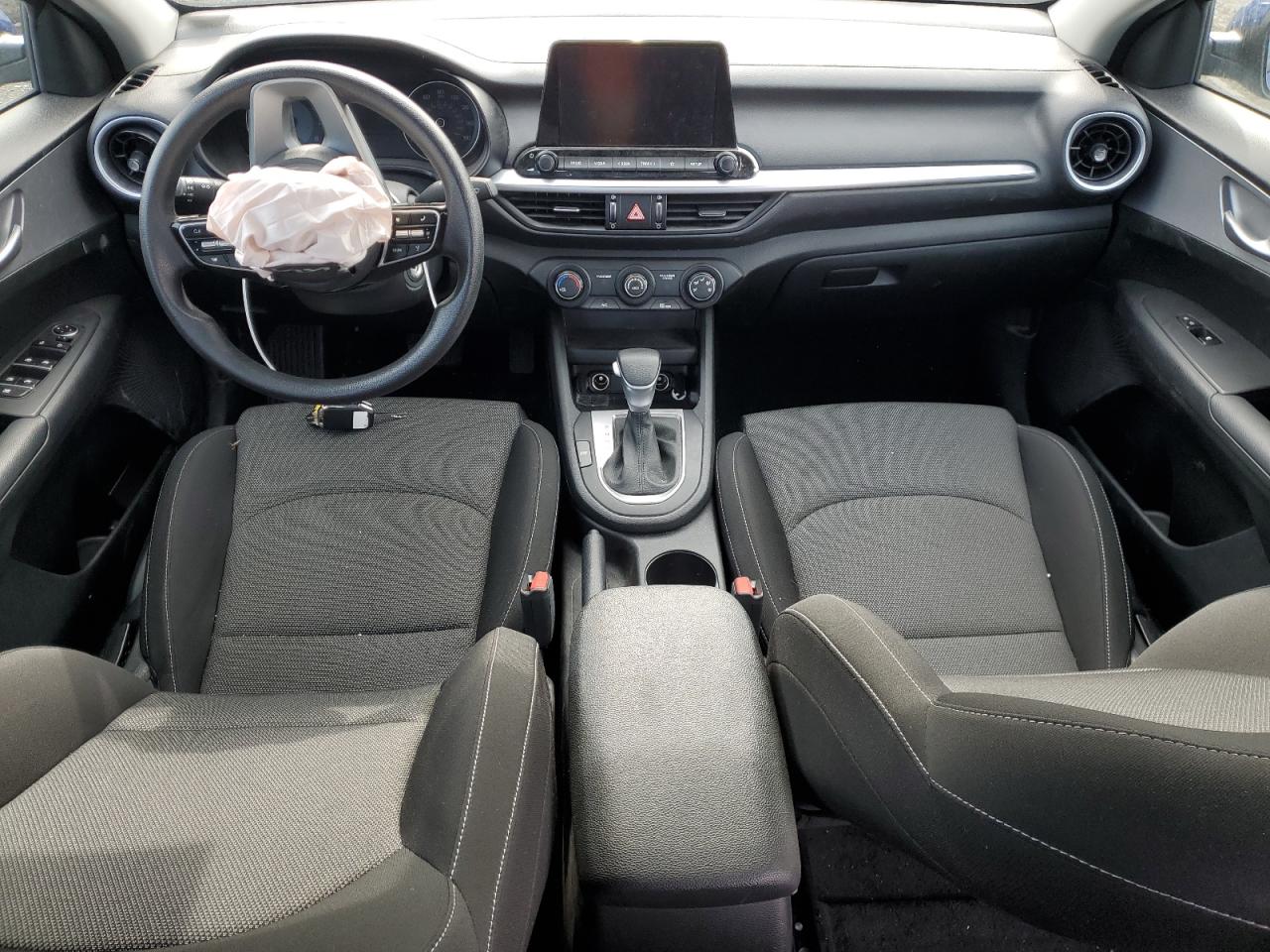 2022 KIA FORTE FE VIN:3KPF24AD8NE500225