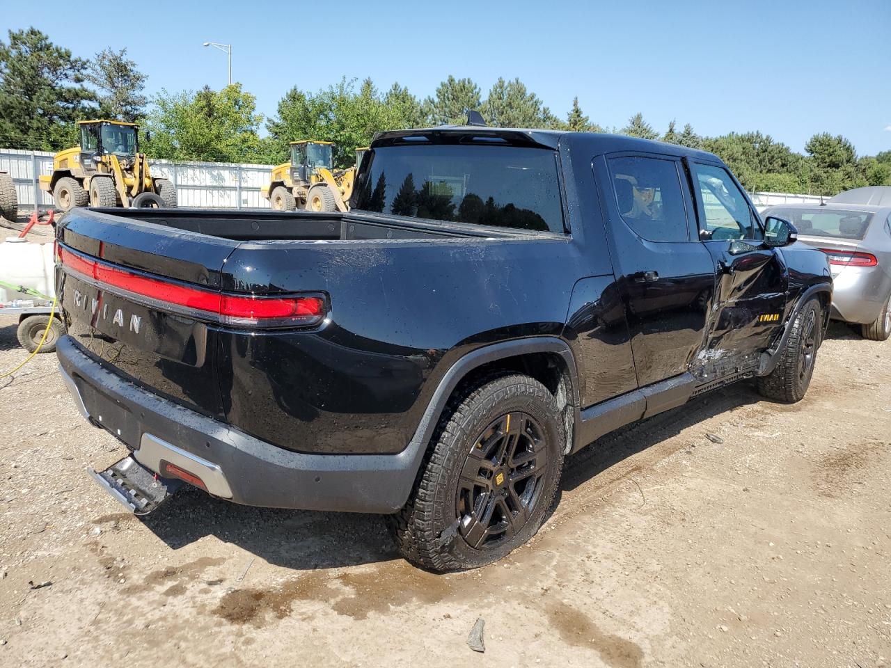 2024 RIVIAN R1T ADVENTURE VIN:7FCTGAAA3RN033543