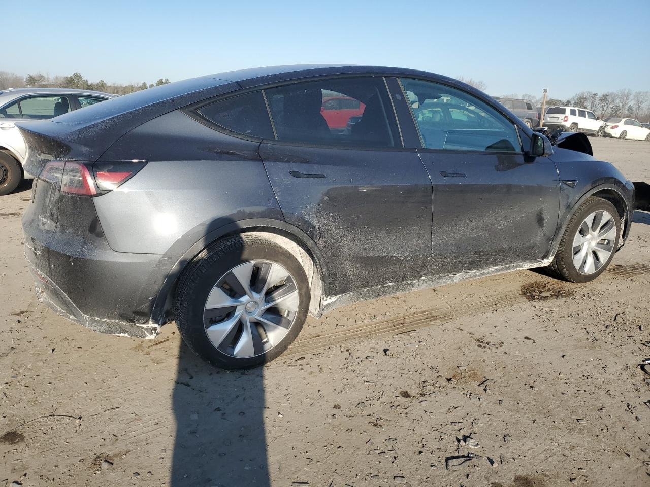2024 TESLA MODEL Y  VIN:7SAYGDEE0RA275960